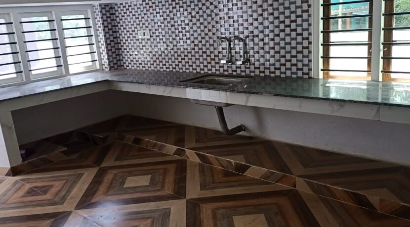 7FB5C317-F311-4F44-BFC9-64585CB17613