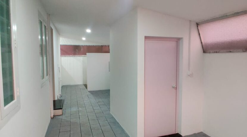 6b163384-e067-4fc5-8eb1-57a91944fe31