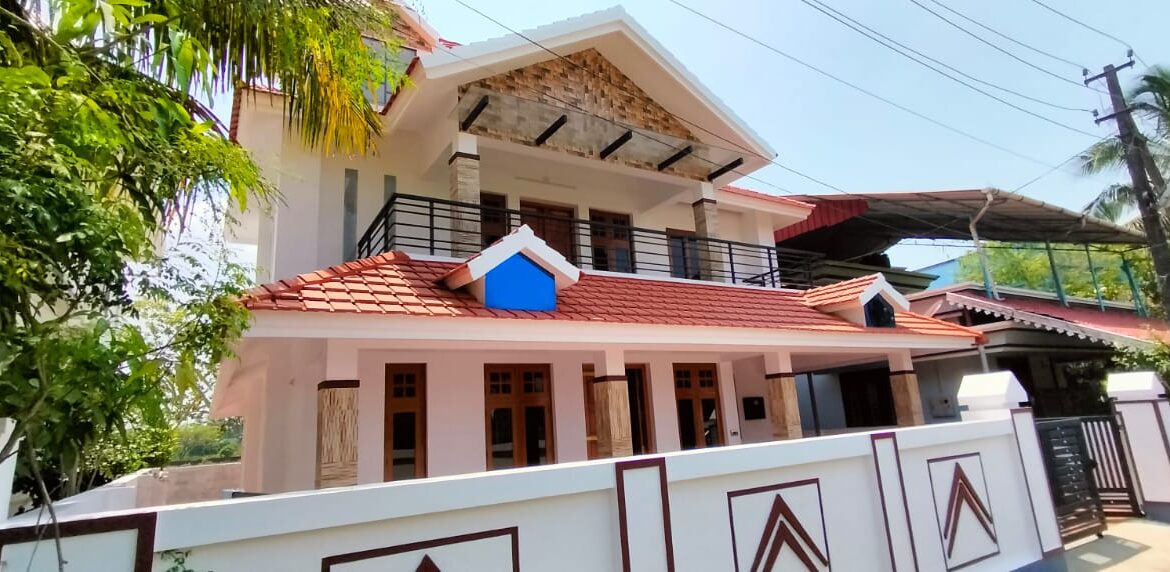 Chembukav 5cent 2060sqft 82L4